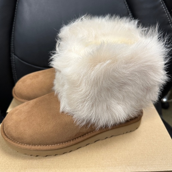 NIB! UGG Women's Boots Mini Toscana Cuff Sheepskin In Chestnut Size US6/EU37 - Picture 4 of 10